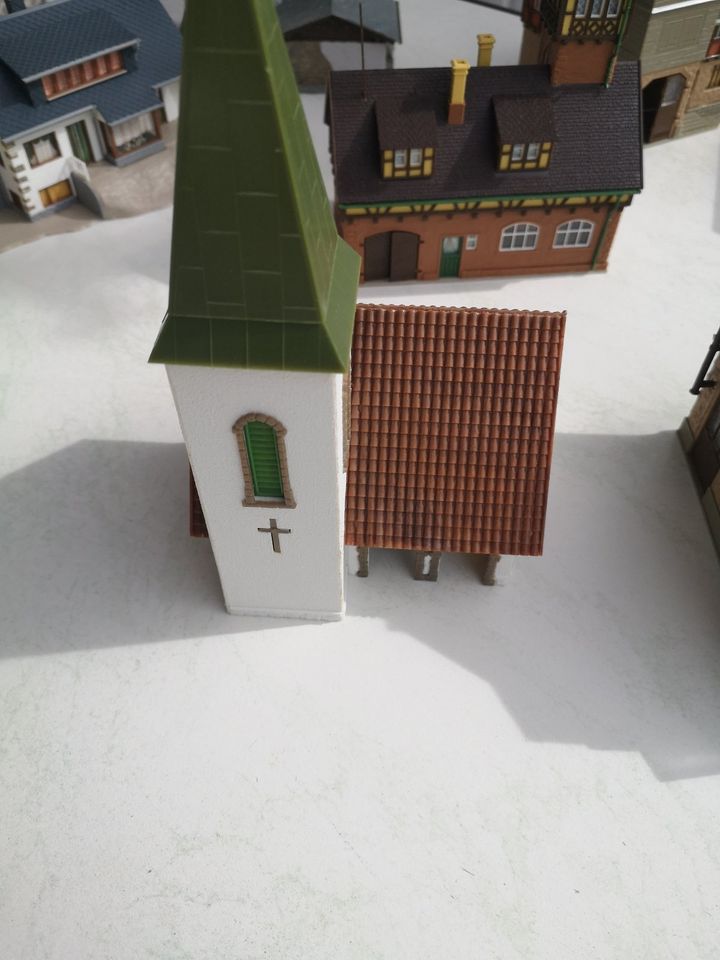 Eisenbahn Haus Modelleisenbahn Deko Garten kleines Dorf in Aitrang