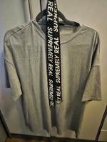 Graues Oversized Tshirt mit Gürtel Niedersachsen - Osnabrück Vorschau