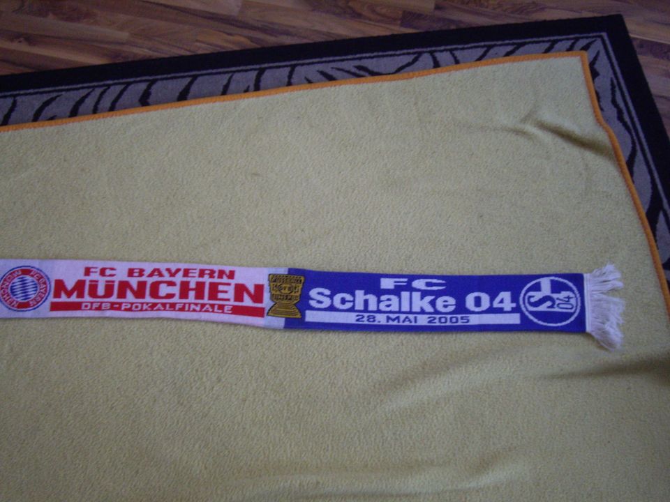 DFB Pokalfinale 2005 Schalke 04 - Bayern München Neu Schal in Köln