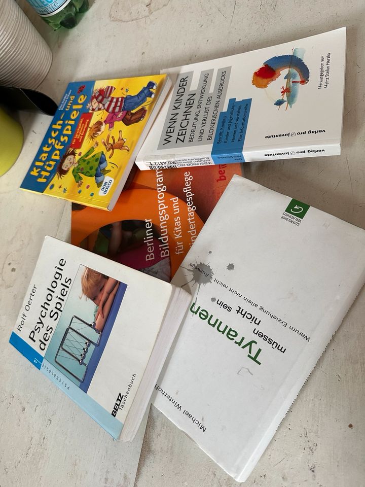 Bücher zum Thema Erziehung - Schule in Berlin