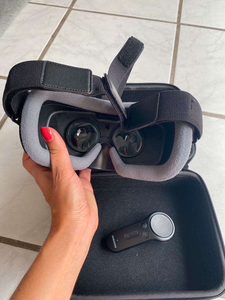 Gear VR Oculus von Samsung für Smartphone inkl. Tasche in Bergheim