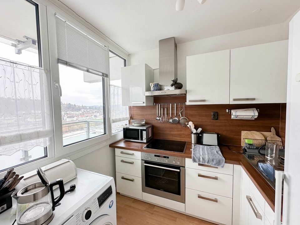 Diesen Ausblick können Sie kaufen! Barrierefreie 2-Zimmer-Wohnung mit großem Balkon und Veste-Blick! in Coburg