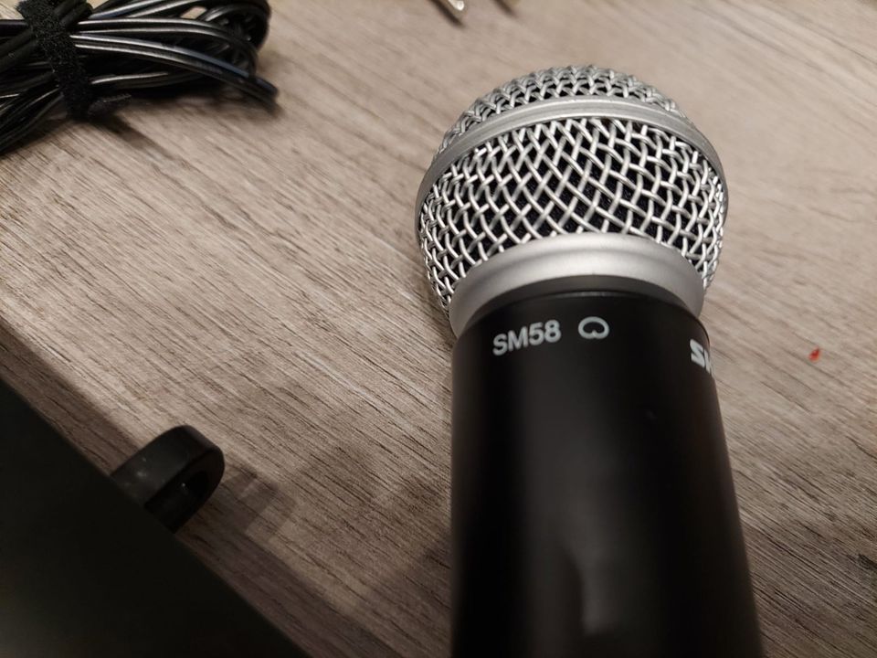 Shure BLX2 mit SM 58 Kapsel T11 in Hamburg