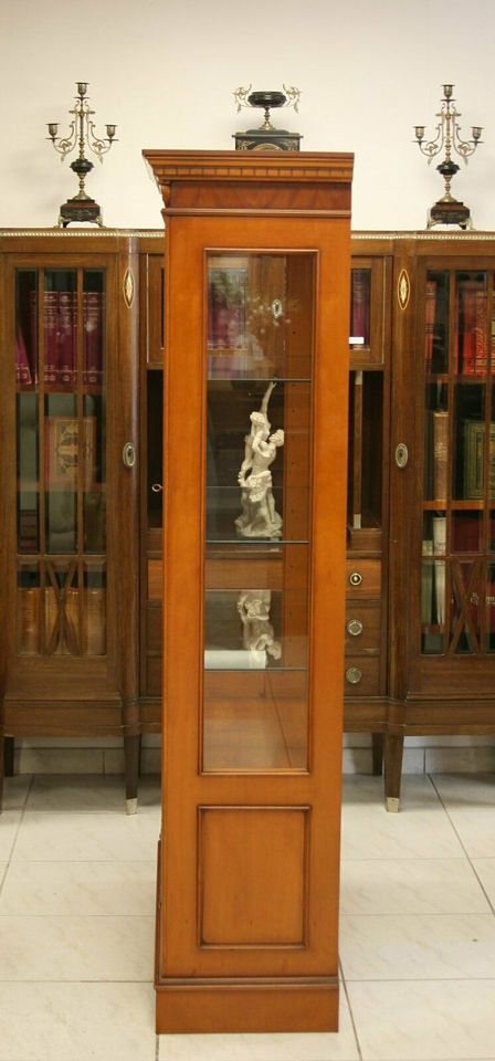 Englische Vitrine Bücherschrank Eibe Stil Antik Kommode Schrank in Asperg