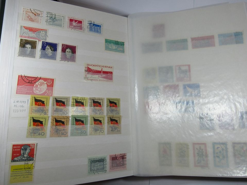 Alben 2x 30S Briefmarken Sammlung DDR gest. und ungest. 1949-1990 in Langenselbold