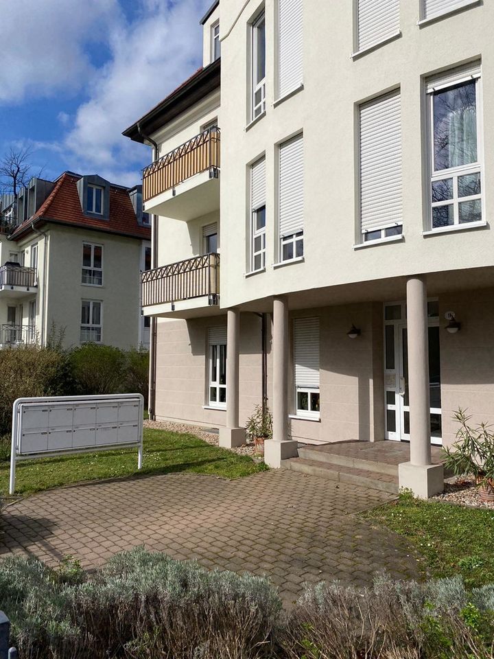 Helle 2-Zimmer Wohnung im zweiten Obergeschoss mit Balkon und Lift im Preußischen Viertel in Dresden