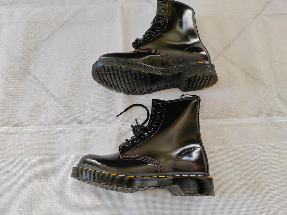 Dr Doc Martens Schürboots Boots Damen GR 36 schwarz rot in Bielefeld