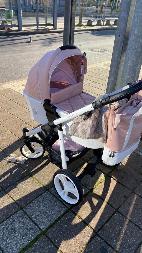 Kinderwagen weiß / rosa in Düsseldorf