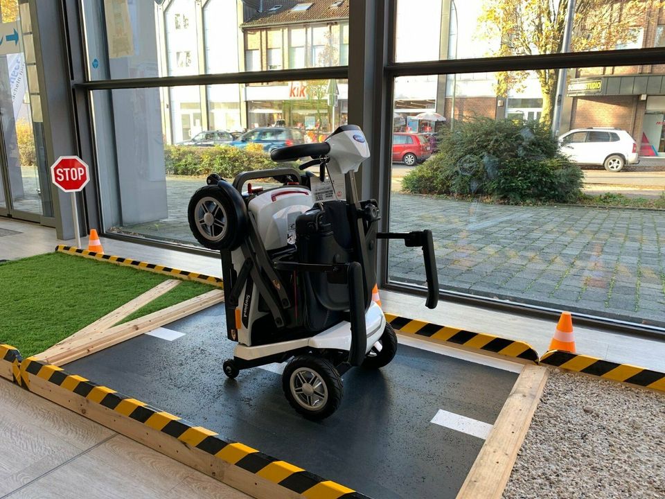 Elektrisch faltbarer Reisescooter / Elektromobil / Aktionspreis in Goch