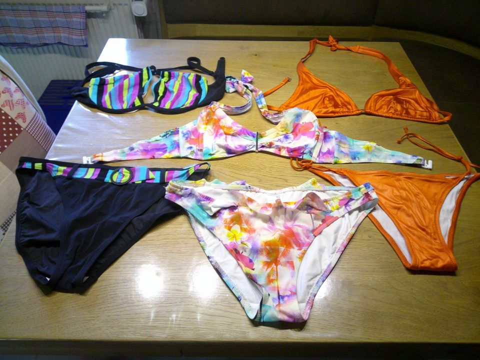 verschiedene Bikinis in Bramsche