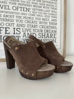 Cinque Plateau Wedges Clogs Wildleder braun mit Nieten Gr.38 Nordrhein-Westfalen - Meerbusch Vorschau