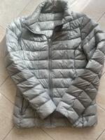 Leichte Daunenjacke* Tchibo* Gr. S* Silber* mit Aufbewahrungsbeut Bayern - Mertingen Vorschau