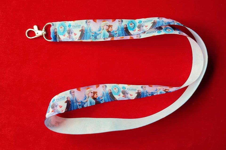 NEU Halsband Schlüsselanhänger mit Karabiner Frozen Eiskönigin in Kaufungen