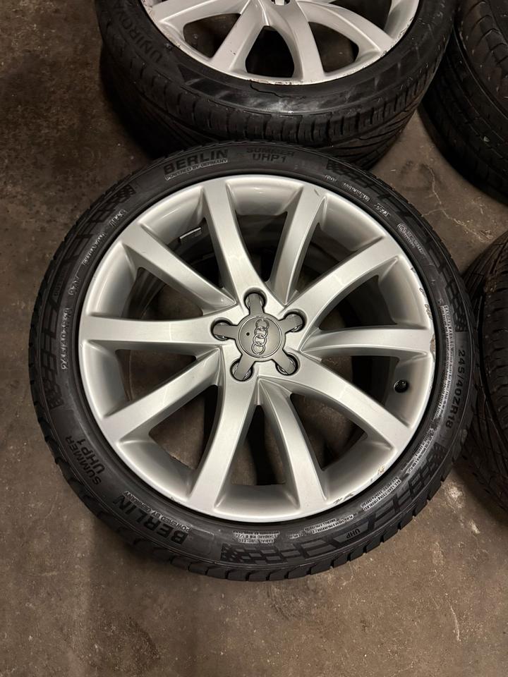 Original Audi A4 B9 Felgen Sommer-Reifen 245 40 18 A3 A5 A6 B8 in Blomberg