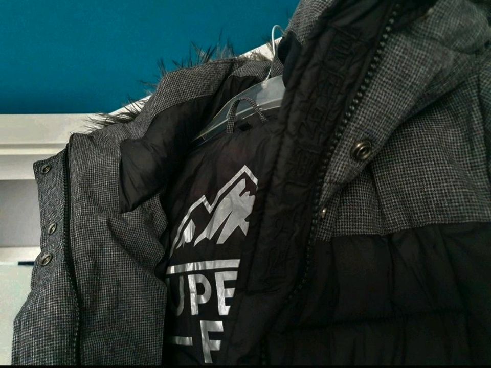 Superdry Fuji Outdoor Jacke Winterjacke schwarz grau 36 S wie neu in Hamburg