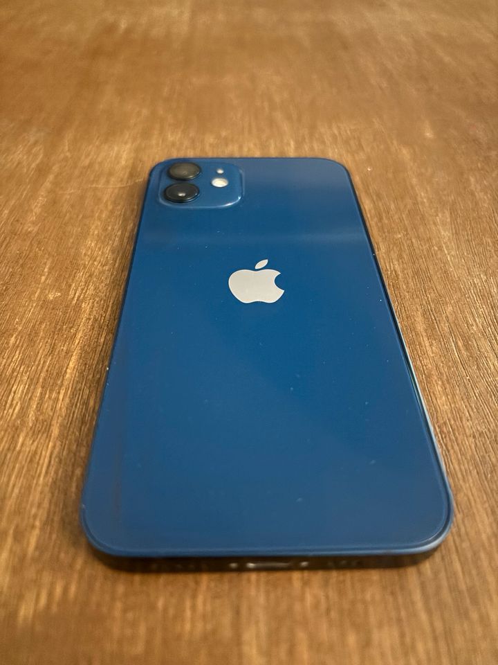 iPhone 12 - 128 GB - blau in Solingen