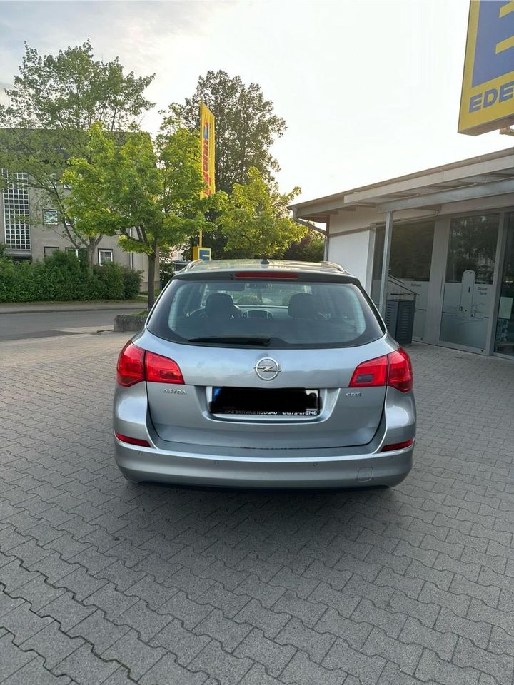 Opel Astra 1.6 ECOTEC Diesel 100kW Edition S/S Ed... in Petersberg