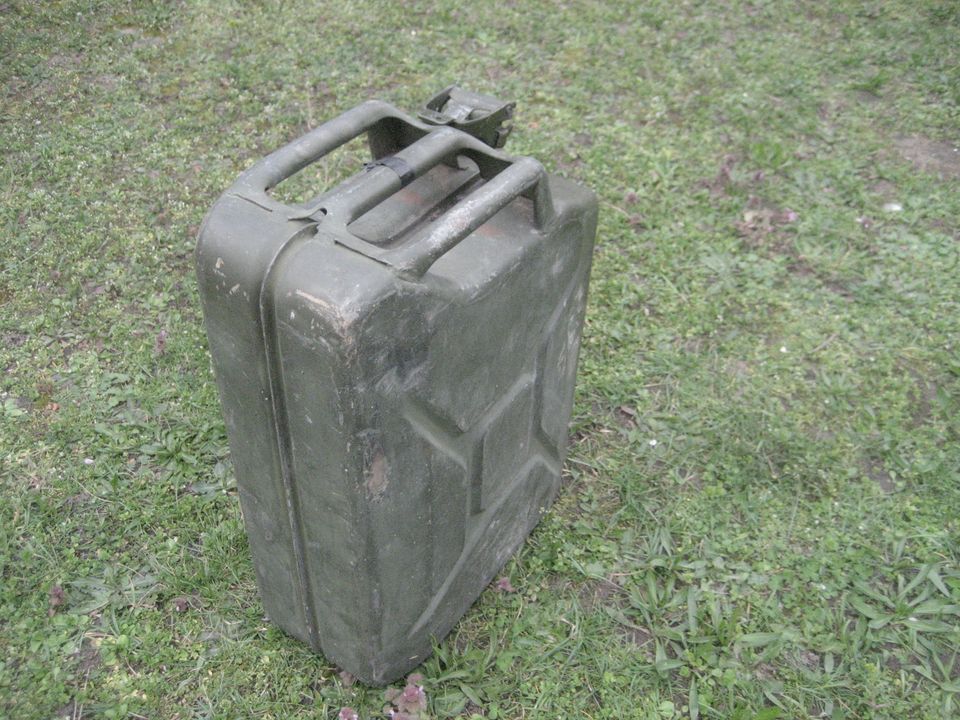 Benzinkanister Kanister Ölkanister Blechkanister 20 L Oldtimer in Birkenheide