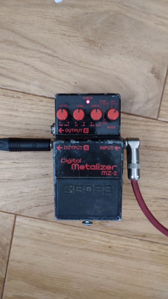 BOSS MZ-2 Digital Metalizer Effektpedal in Berlin