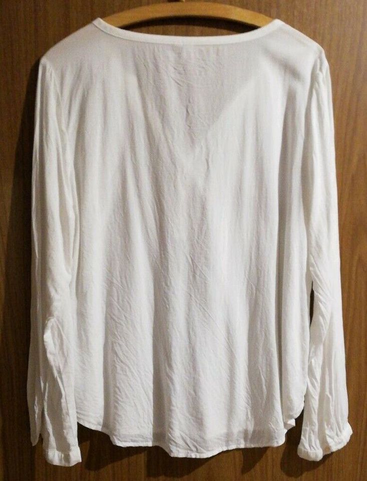 Schöne Bluse von s. Oliver in der Größe 42 in Wernigerode