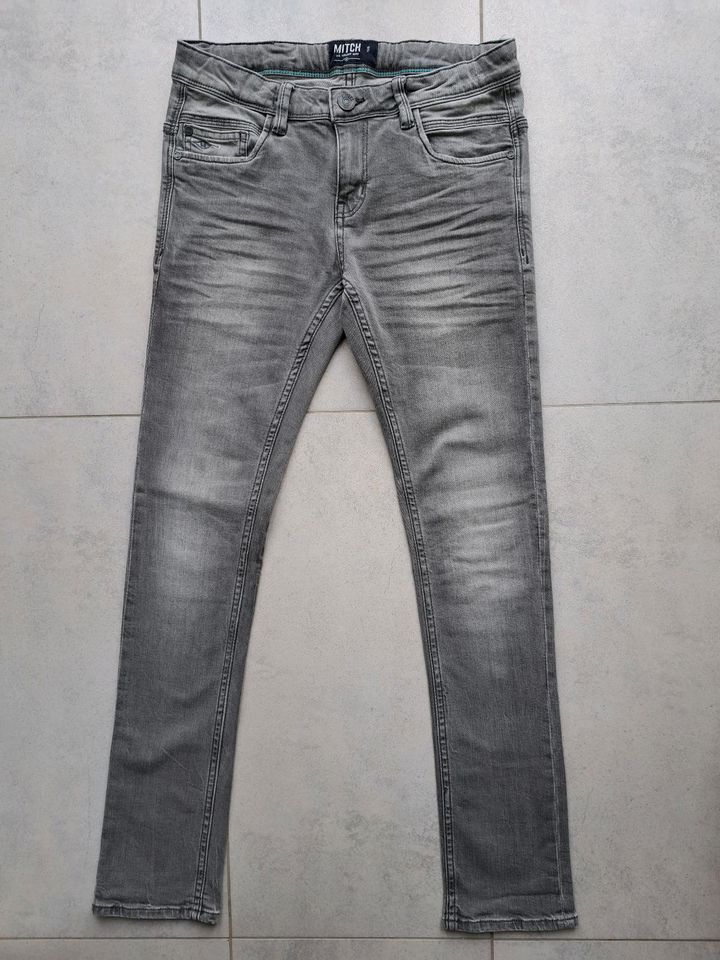 Top Gr. 152 Jeans straight gerade geschnitten used Look in Drei Gleichen