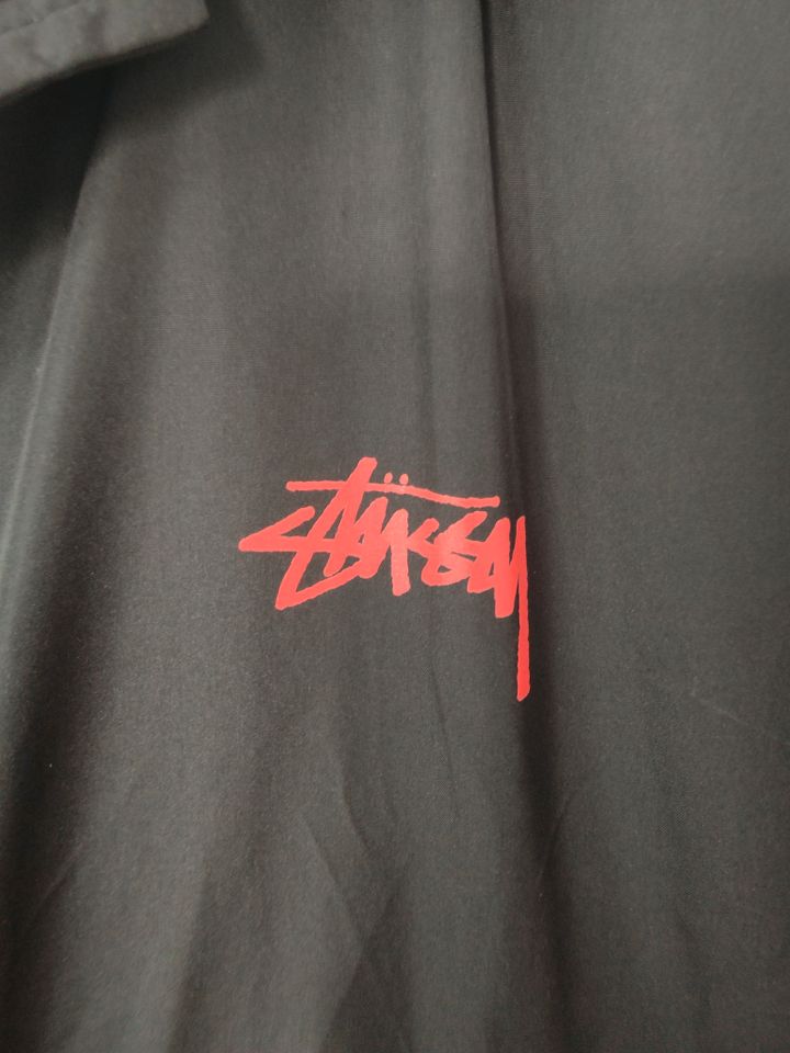 Stüssy Jacke 2010, RMX Parka-Black, guter Zustand aber Fleck in Wachtberg