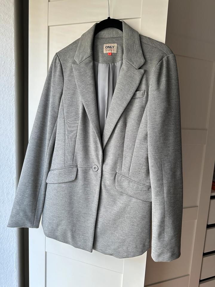 Only Blazer Gr. 36 grau hellgrau tailliert wie neu in Hamburg
