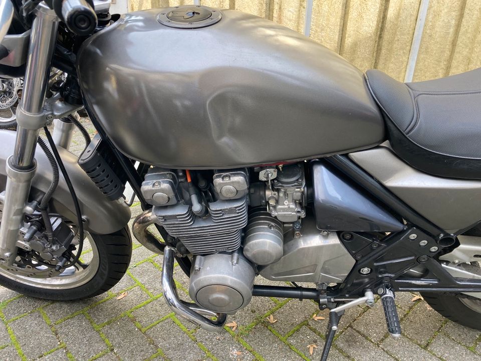 Kawasaki Zephyr 550 aus 5-1992 GEDROSSELT auf 20 KW  läuft+fährt in Bochum