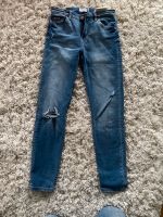 Jeans Bershka Gr. 36 low waist skinny Berlin - Pankow Vorschau