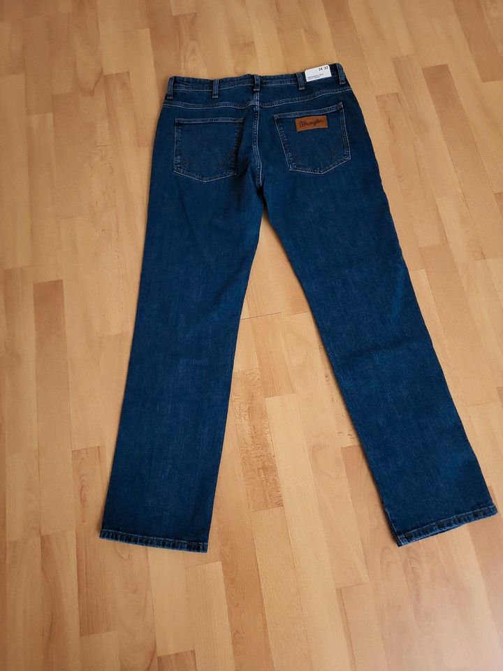 NEU Jeans Wrangler Arizona classic straight 34/32 in Höchst im Odenwald