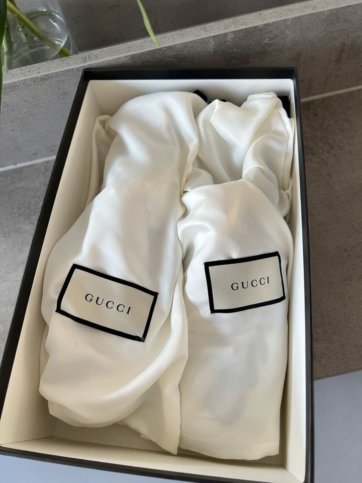 Gucci Ace Embroidered Floral in Köln