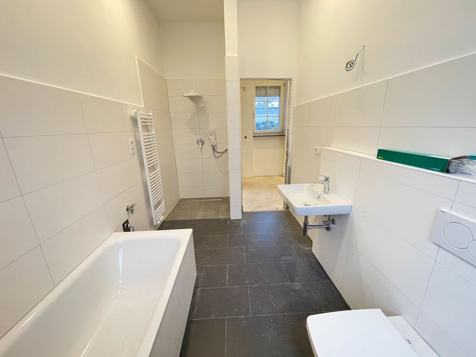 Frisch Sanierte 2 Zimmer-Wohnung in Zentraler Lage von Wiesbaden in Wiesbaden