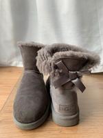 UGG Mini Bailey Bow II Boot Grau Größe 39 München - Berg-am-Laim Vorschau