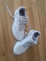 Adidas Turnschuhe/ Hallenschuhe, neu ,Gr.39/40 weiß Nordrhein-Westfalen - Bornheim Vorschau