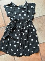 Tolles Kleid H&M mit Taschen schwarz mit weißen Punkten Gr. 122 Baden-Württemberg - Ebringen Vorschau