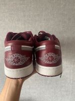 Jordan 1 low Weiß Bordeaux (Ungetragen) Nordrhein-Westfalen - Solingen Vorschau