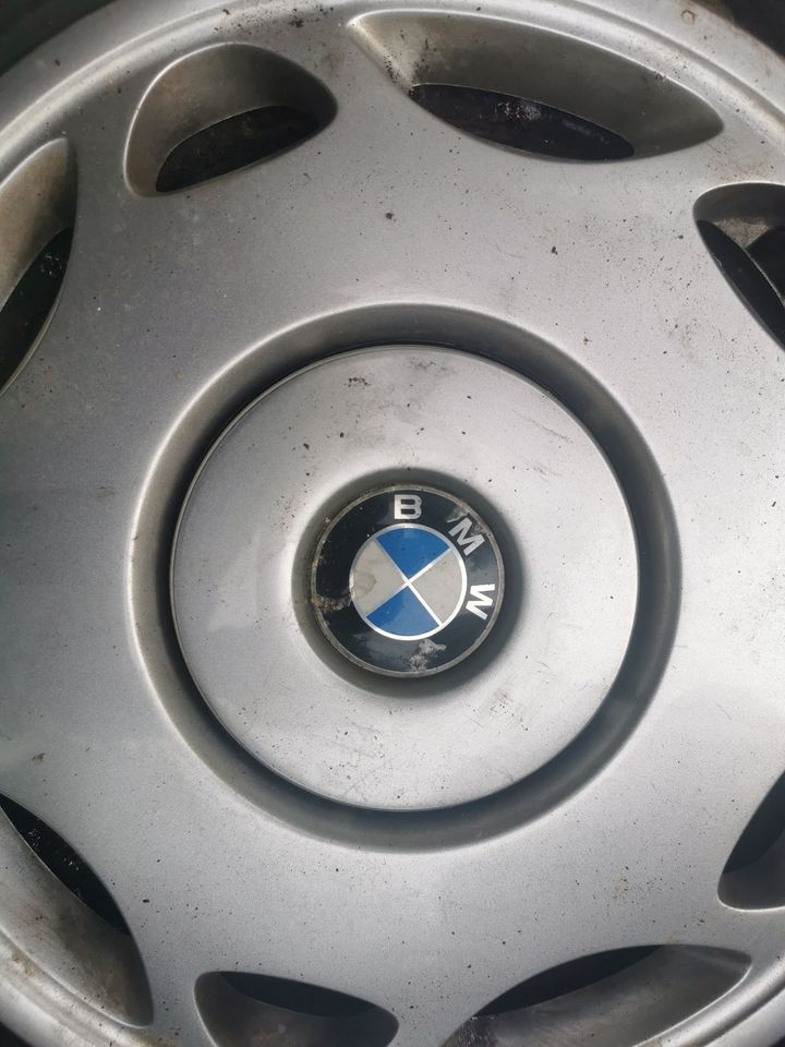 BMW Reifen  185 /65 x R15. in Herford
