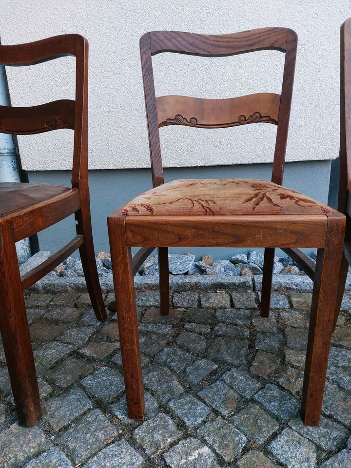 Holzstühle in Tauscha