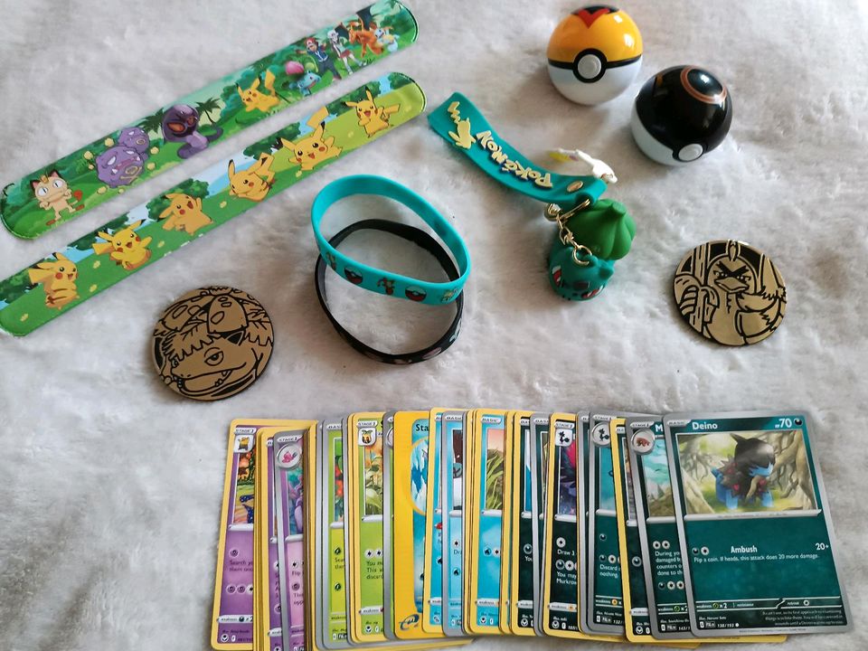 Pokemon Set drei Stück Karten Box coins Schlüsselanhänger in Hamburg