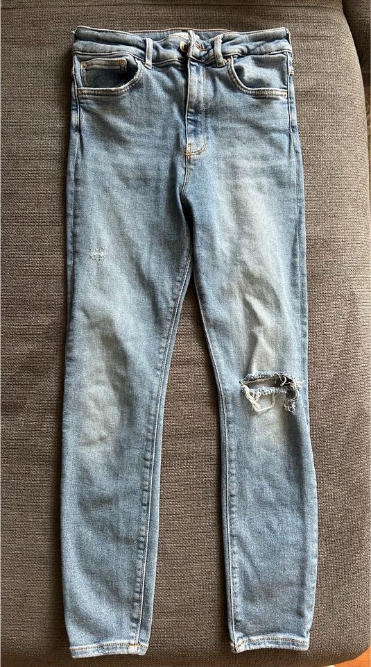 Zara Jeans Damen Größe 38 High Waist waisted Mom-Fit in Buttenheim