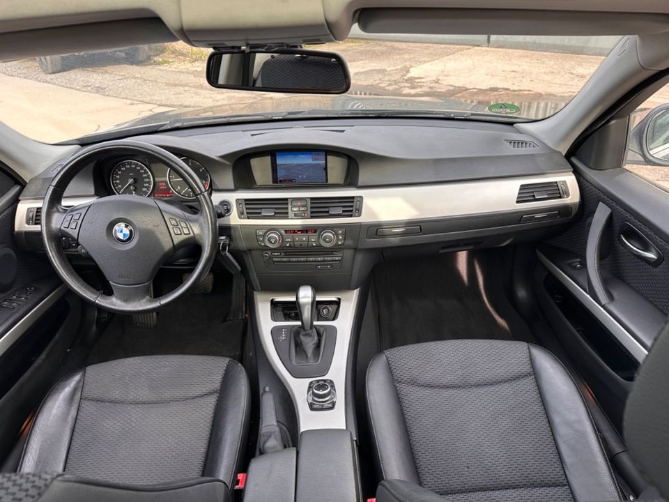 BMW 320d Automatik Navi/Panorama in Neuss