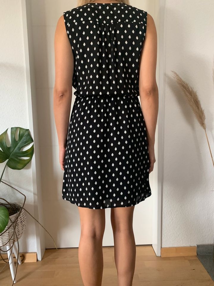 Polka dot Kleid schwarz weiß gepunktet Größe 36 in Düsseldorf - Gerresheim  | eBay Kleinanzeigen ist jetzt Kleinanzeigen