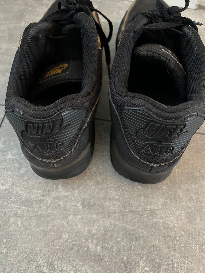 Nike Air Max Limited Edition schwarz Gold in Berlin