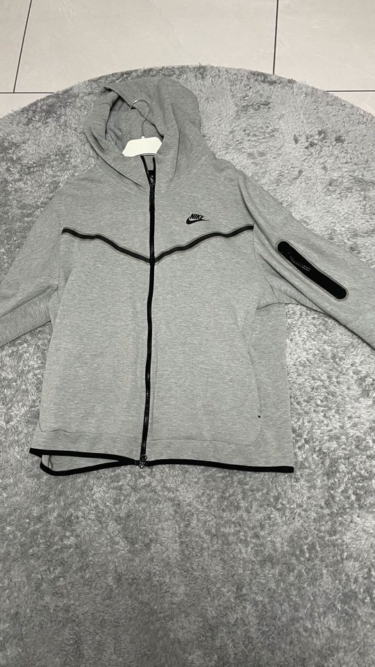 Original Nike Tech Fleece grau in Bayern - Forchheim | eBay ...