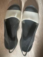 Crocs Sandalen, Seifenschalen schwarze Gummisandalen Frankfurt am Main - Nordend Vorschau
