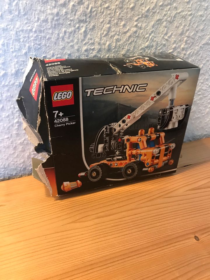 LEGO Technik 42088 Hubarbeitsbühne Cherry Picker in Brühl