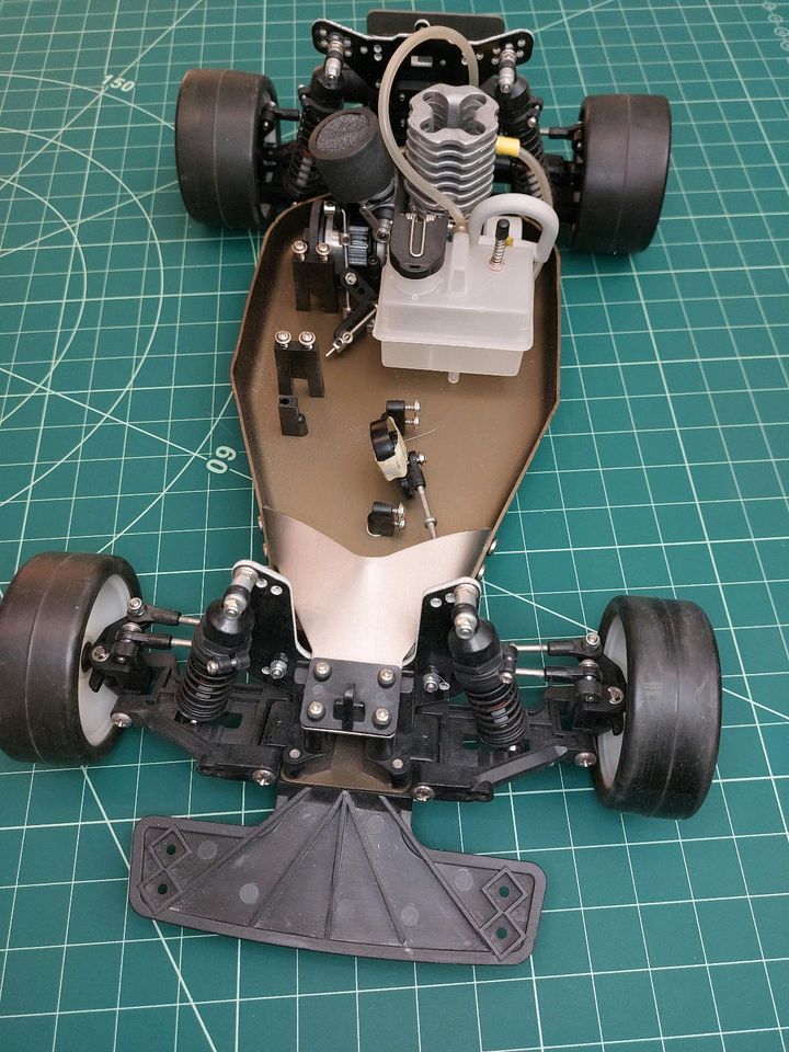 1:10 RC-Car Chassis mit 2,5 ccm TRX Motor von Graupner in Walsrode