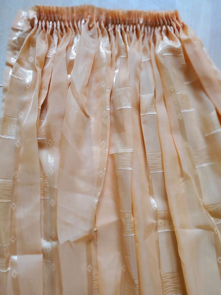 Organza Vorhänge apricot m. Raffband, Bleiband & Röllchen je 10€ in Beeskow