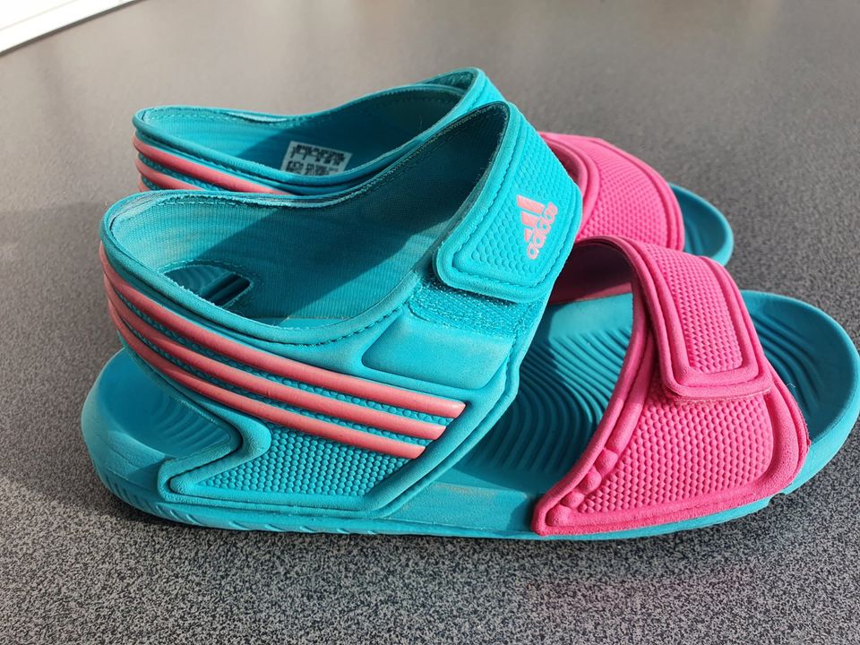 Adidas sales akwah badeschuhe