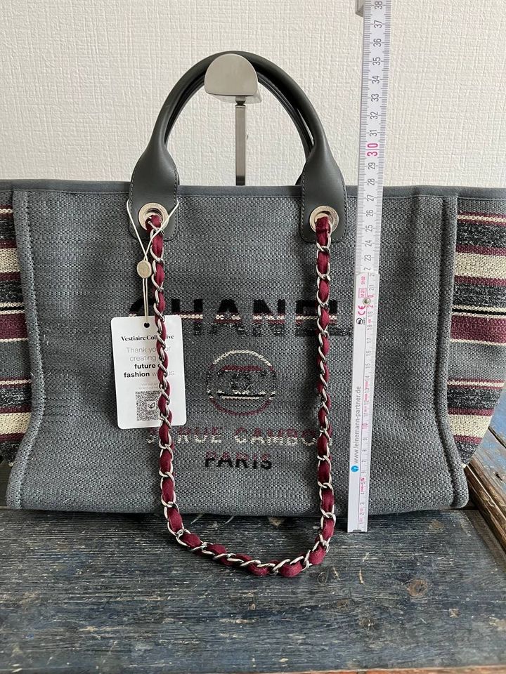 Chanel Deauville Shopper Hand Tasche grau rot beige creme in Aschaffenburg